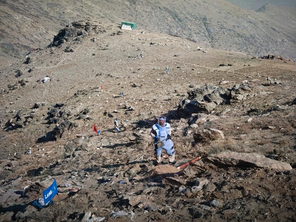 Simon Norfolk, <i>D-emining at Waisalabad, high above west Kabul,</i> 2010–11, from <i>Burke + Norfolk.</i>
Simon Norfolk, <i>D-emining at Waisalabad, high above west Kabul,</i> 2010–11, from <i>Burke + Norfolk.</i>