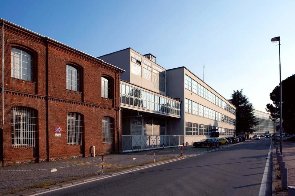 Olivetti Construction complex, spanning Via Jervis in Ivrea (From the first Mattoni Rossi factory to the first and second extension of the Olivetti I.C.O.). Courtesy of Francesco Mattuzzi and Fondazione Adriano Olivetti