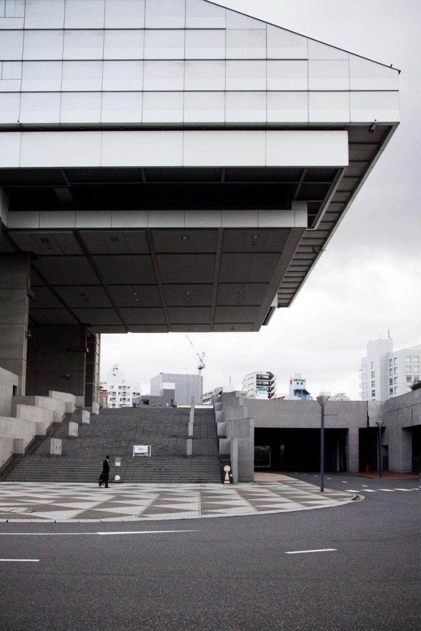 Image from the Tokyo series by Midori Hasuike