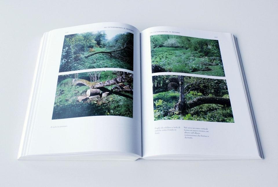 Interior pages from <i>Il giardino in movimento.</i> Parc André-Citroën, the blue garden.