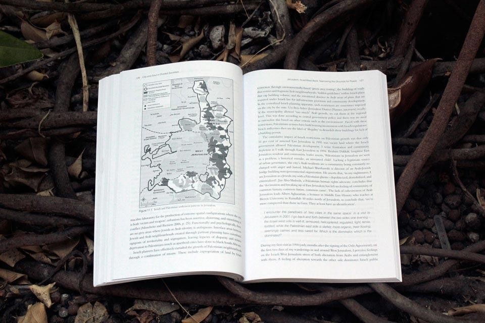 Scott A. Bollens, <em>City and soul in divided society</em>, Routledge, 2012. Spread detail