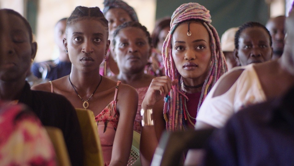 Fotogramma dal film Rafiki di WAnuri Kahiu