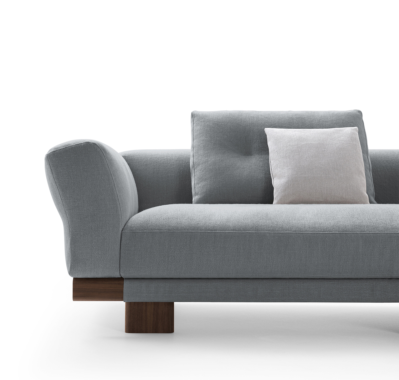 Sengu sofa by Patricia Urquiola for Cassina, the interview: “The sofa? A  comeback with a flexible role”