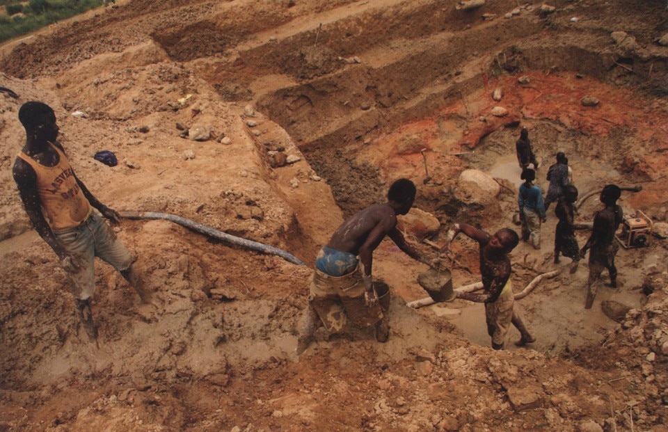 Diamond mine in Sierra Leone published on the Intersections on human rights