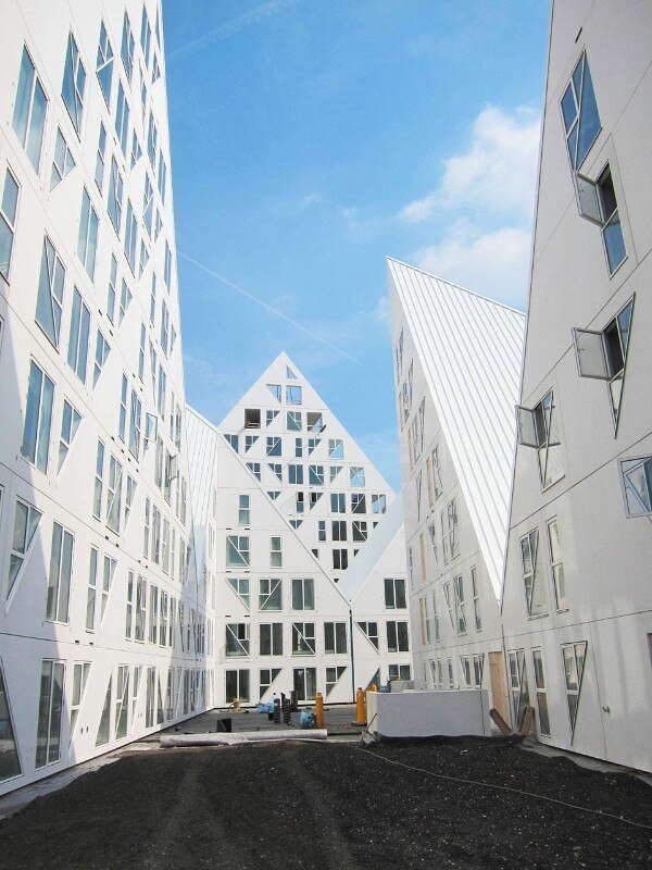 JDS/Julien de Smedt Architects, CEBRA, Louis Paillard, SeARCH, <em>Iceberg</em>, complejo de vivienda en Aarhus, Dinamarca, 2012. Foto: Julien de Smedt