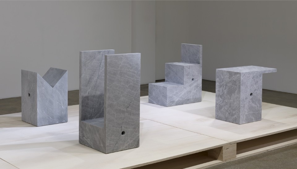 Konstantin Grcic, Volumes, Galerie kreüo, 2018. Courtesy Galerie kreüo. Foto Fabrice Gousset