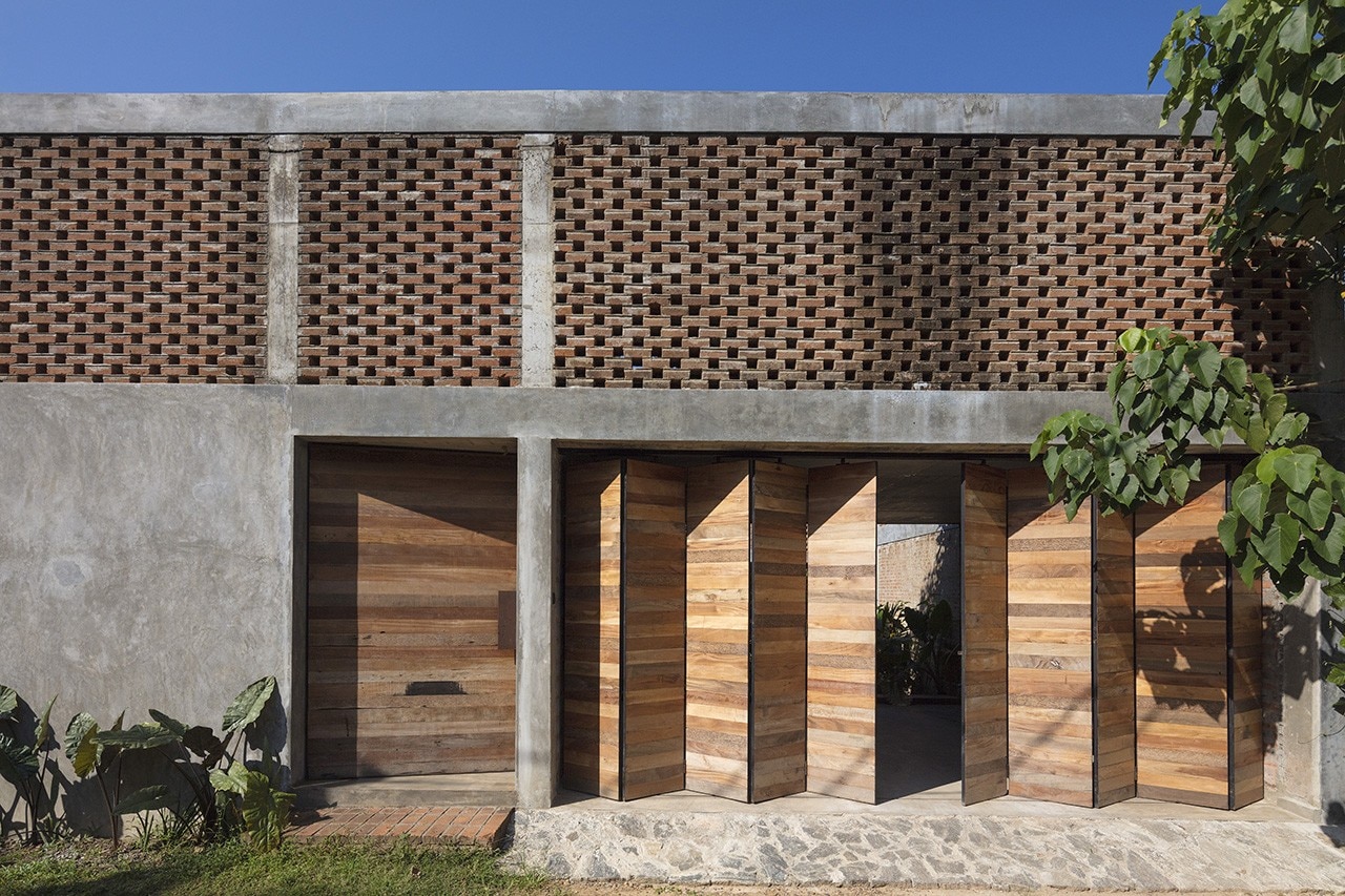 Sri Lanka. Palinda Kannangara built an artist’s residence in the paddies