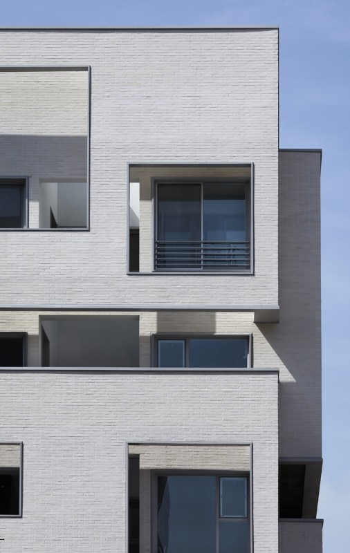 AEA (Atelier Espace Architectes), P 1113-4 residential building, Jinju, South Korea, 2018