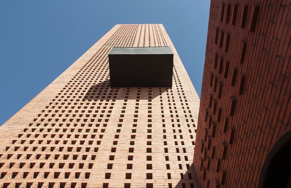 Interval Architects, Tower of Bricks, Hengshui, Cina, 2018