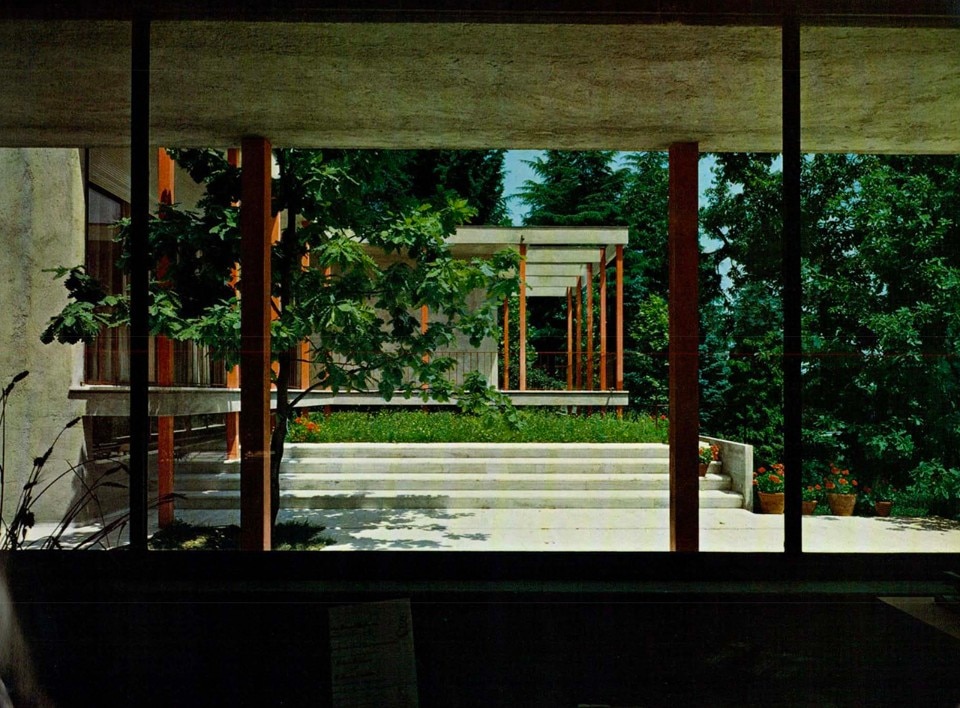 Carlo Moretti, casa per abitazione, Gallarate, 1966. Foto © Casali. Da Domus 436, marzo 1966