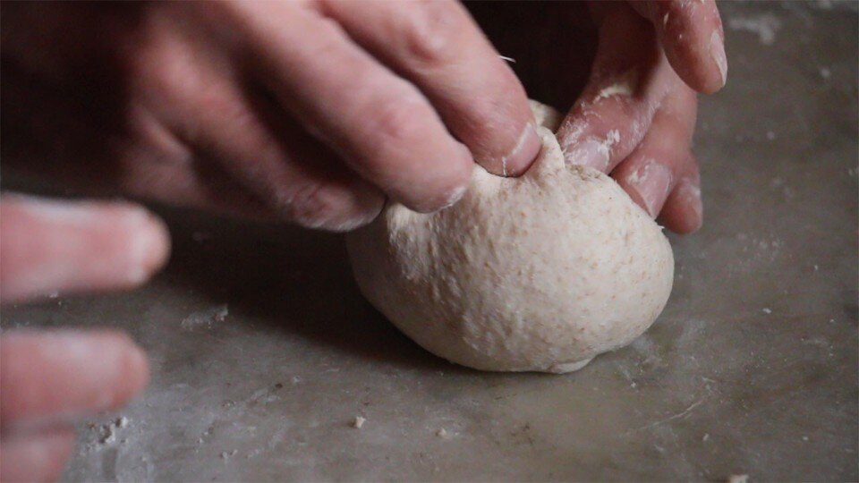 A moment of the baking workshop. Photo Francesca Naccarato