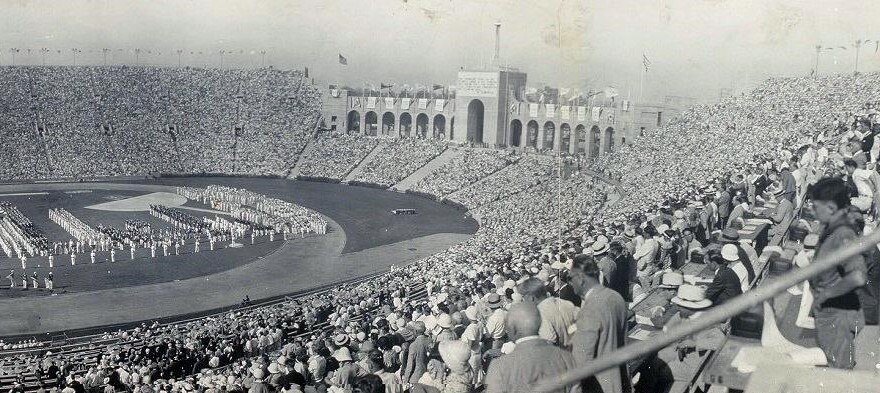 Lo stadio Olimpico di Los Angeles durante la cerimonia di apertura dei giochi olimpici del 1932