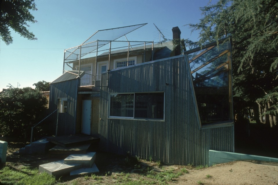 External view of the house that Frank Gehry designed for himself in Santa Monica, California, 1980. Photo Susan Wood/Getty Images