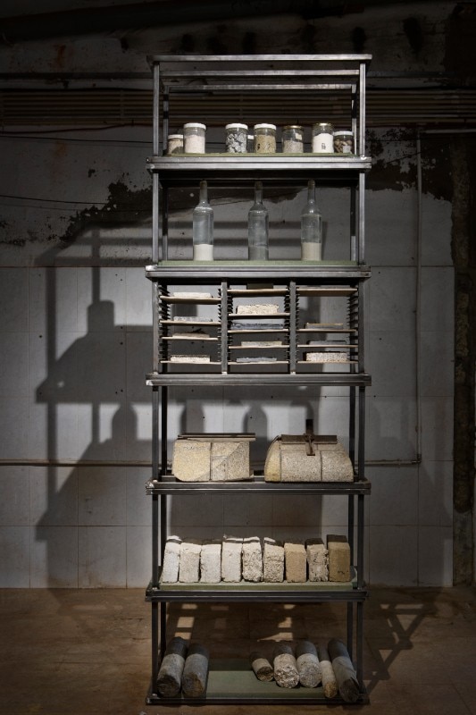 Atelier Gorvell, archivio di campioni dei materiali usati per i lavori di ristrutturazione di un appartamento. Foto Lara Jacinto