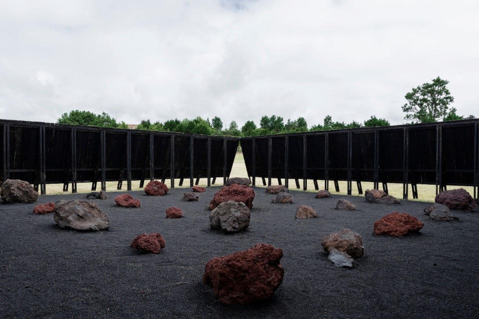 Pontoatelier, Inbetween Pavilion, 2022, temporary pavilion, Island of São Miguel, Azores. Photo © Mariana Lopes. Courtesy of Pontoatelier Pontoatelier, Inbetween Pavilion, 2022, temporary pavilion, Island of São Miguel, Azores. Photo © Mariana Lopes. Courtesy of Pontoatelier