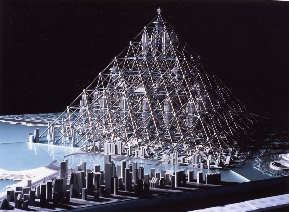 Shimizu TRY 2004 Mega-City Pyramid