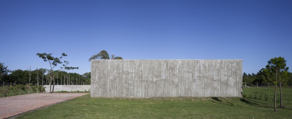 Felipe Gonzalez Arzac, Closed House, Buenos Aires, 2020