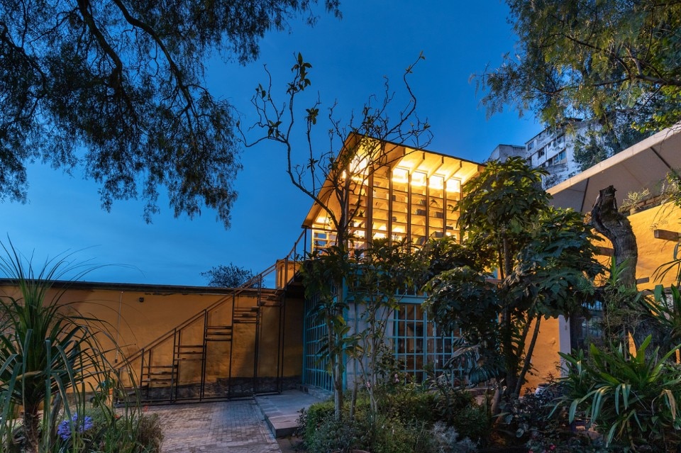 External view of Rama Estudio’s project, Cuarto en el Aire, an urban refuge in Quito for a Covid researcher External view of Rama Estudio’s project, Cuarto en el Aire, an urban refuge in Quito for a Covid researcher