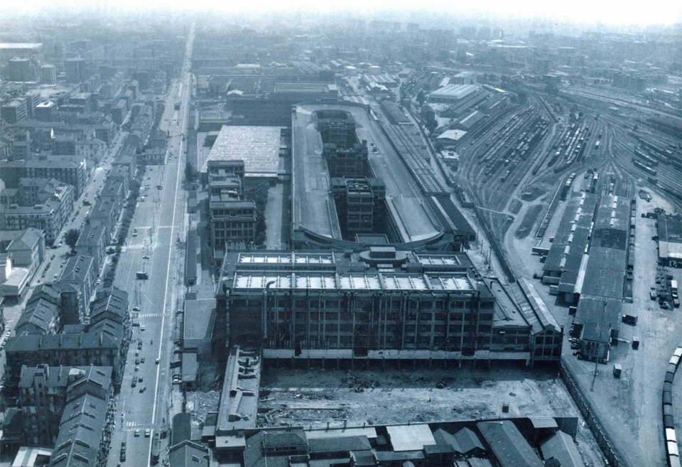 Fiat lingotto 1982 - domus 675, 1986