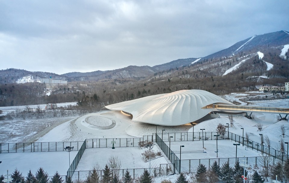 MAD Architects, Centro congressi, Yabuli, Cina, 2020. Foto © Agovision