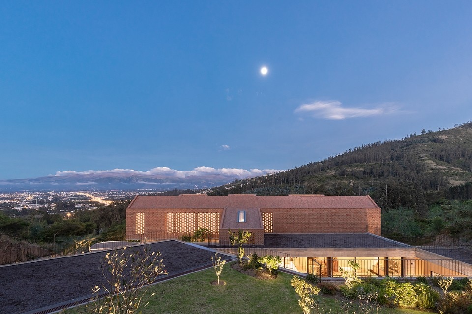 Diez + Muller Arquitectos, Casa Cangahua, Pacho Salas, Tumbaco, Ecuador, 2021 Diez + Muller Arquitectos, Casa Cangahua, Pacho Salas, Tumbaco, Ecuador, 2021