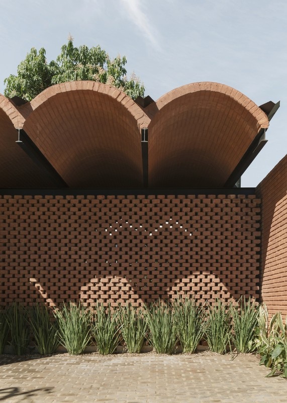 Equipo de Arquitectura, Intermediate House, Asunción, Paraguay, 2021