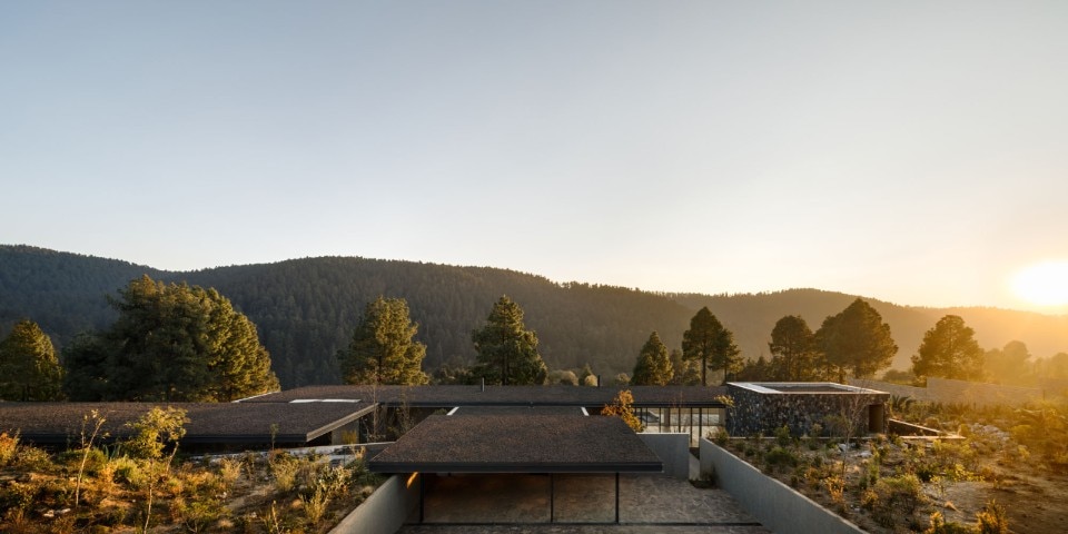 Manuel Cervantes Céspedes, Casa sulla collina, Salazar, Messico 2021. Foto Rafael Gamo