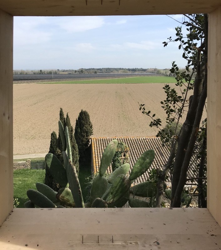 Agora Arquitectura, Al riparo di un muro, Torroella de Montgrí, Girona, Spagna 2021. Foto Agora arquitectura