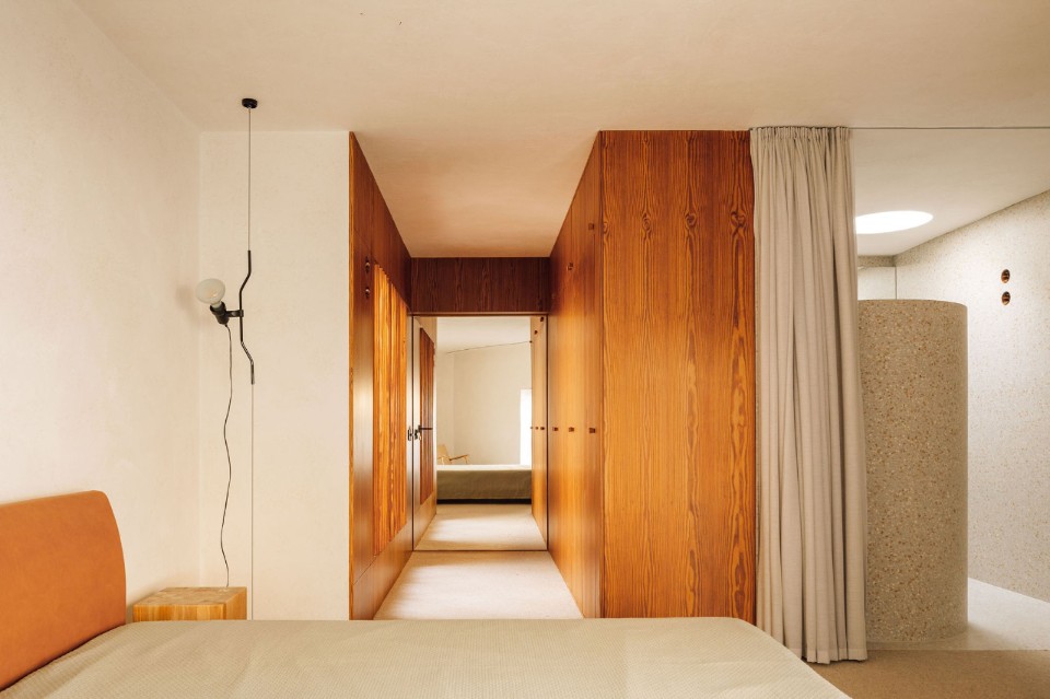 Ricardo Bak Gordon, House 2, Oporto 2021. Photo Francisco Nogueira Ricardo Bak Gordon, House 2, Oporto 2021. Photo Francisco Nogueira
