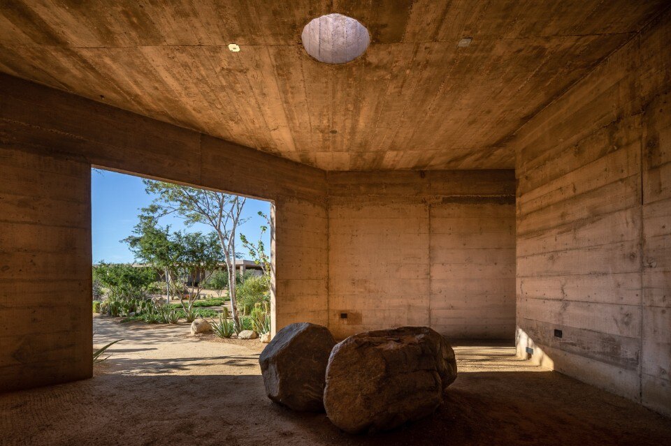 Rubén Valdez e Yashar Yektajo con Polen Arquitectura de Paisaje, B Huber, Fedra interiorismo,  Paradero Hotel, Todos Santos, Bassa California, Messico 2021. Foto Onnis Luque