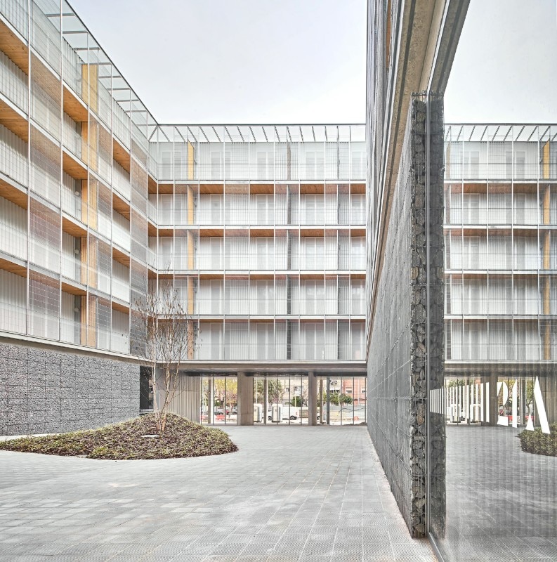 Peris + Toral Arquitectes, housing in Cornellà de Llobregat, Spain 2022. Photo José Hevia