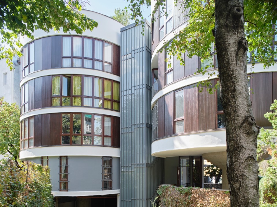 Looking for someone to build me a GIANT modern aesthetic mansion