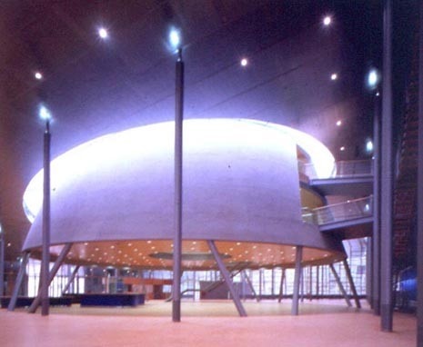 Veduta esterna della biblioteca, Delft University of Technology (1997). Foto Christiaan Richters Veduta esterna della biblioteca, Delft University of Technology (1997). Foto Christiaan Richters