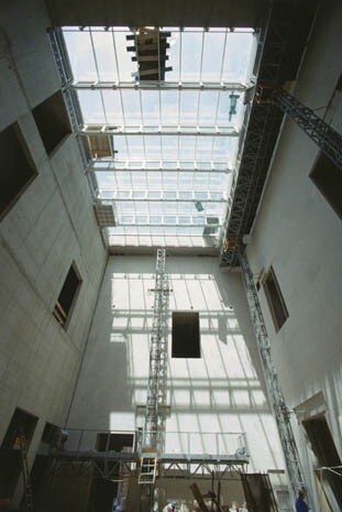 Leopold Museum, atrio d‘ingresso, ottobre 2000. Foto © Rupert Steiner