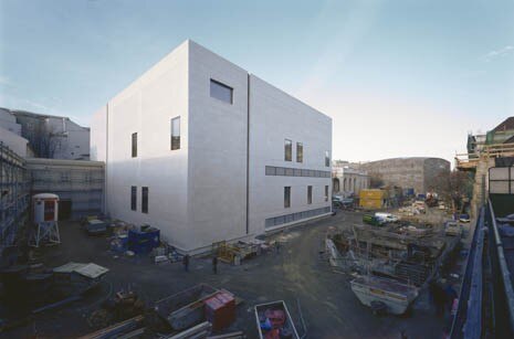 Leopold Museum a sinistra, MMKSLW a destra di scorcio. Foto © Rupert Steiner