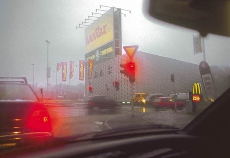 Ipermercato Baumaxx a Maribor (Slovenia), 1998-00. Veduta notturna dell’edificio