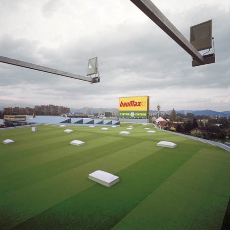 Ipermercato Baumaxx a Maribor (Slovenia), 1998-00. La copertura