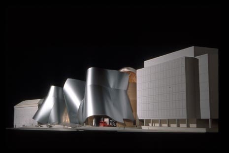 Frank Gehry, progetto per la Corcoran Gallery of Art, Modello di presentazione 2001. © Gehry Partners LLP, Foto Whit Preston. Veduta da Nord-Ovest