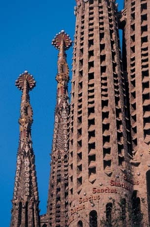 Per un certo tempo Gaudí è stato considerato soprattutto uno scultore più che un architetto: ora il Vaticano risponde ai suoi fedeli avviandone il processo di beatificazione