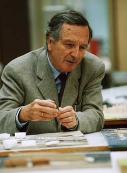Il sessantacinquenne Rafael Moneo ha alle spalle una lunga lista di riconoscimenti tra cui il Pritzker Prize e la UIA Gold Medal

