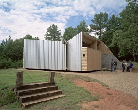 Antioch Baptise Church, Perry County, 2002. Foto © Timothy Hursley

