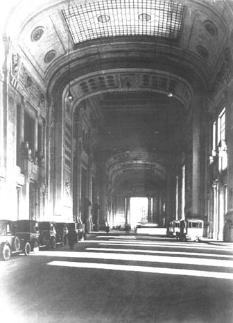 La galleria delle carrozze in una foto del 1931