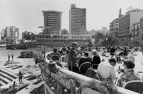 Il fronte mare di Beirut come si presentava negli anni Sessanta