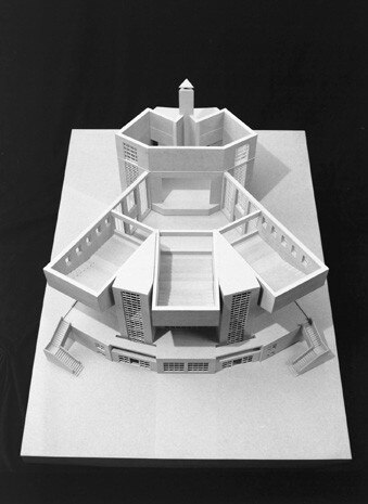 Konstantin Melnikov, Rusakov Club a Mosca, 1927. Modello Judith Hahn, Marcus Kottermair
