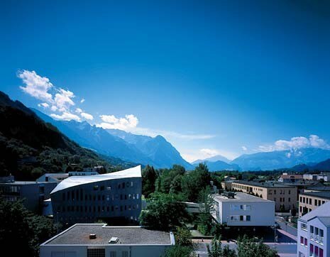 Nonostante le dimensioni minuscole, Vaduz gioca un ruolo internazionale nel mondo della finanza