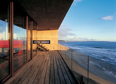 Il terrazzo del
secondo piano. Si intravede
in fondo la scala che conduce
al tetto/terrazzo

