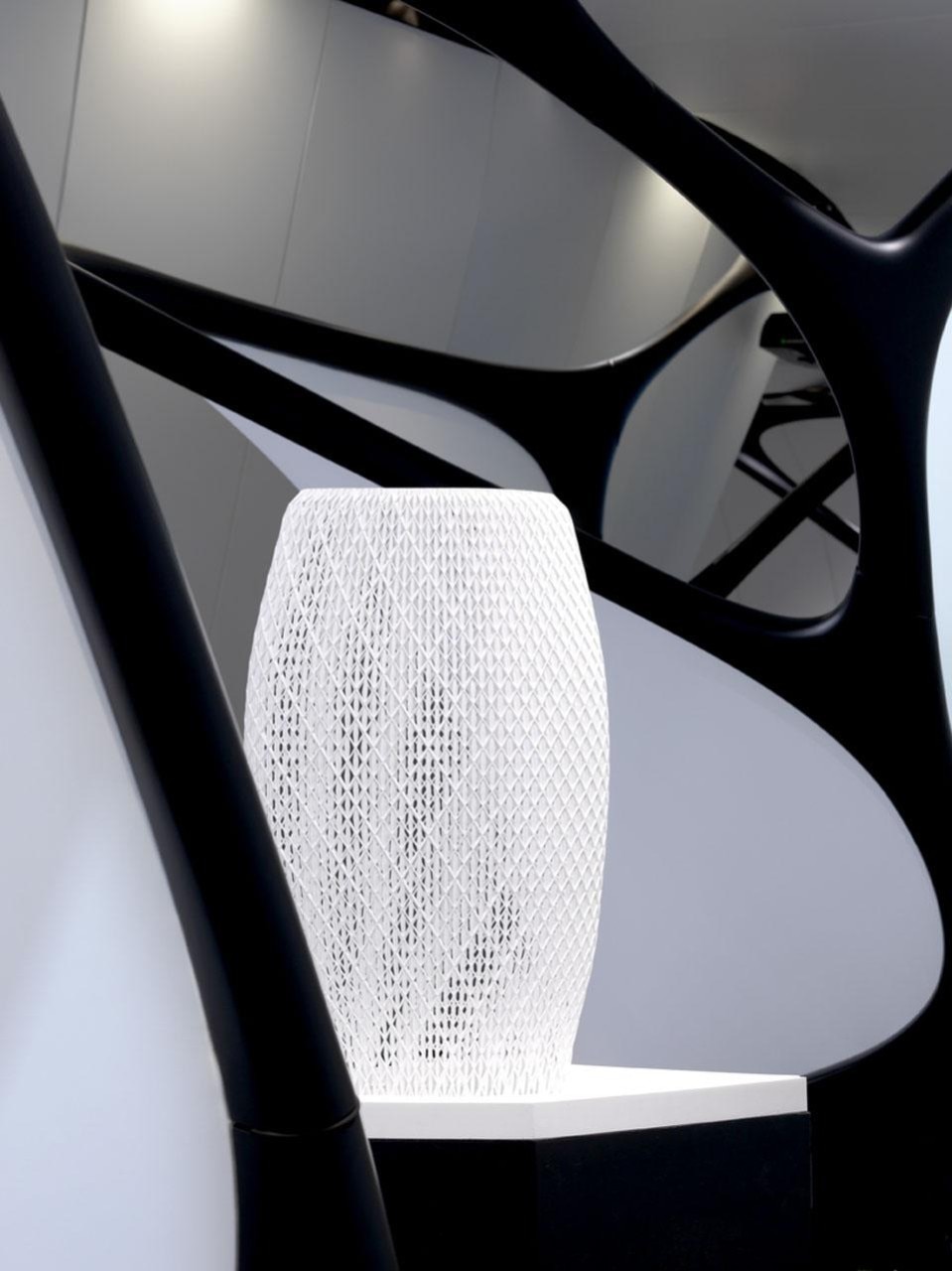 Creato nel 2007 da Zaha Hadid per Chanel e commissionato da Karl Lagerfeld, il padiglione raccoglie al suo interno una selezione dei lavori di Hadid. Nella foto un modello della Sephira Tower a Rabat, Marocco (2009)