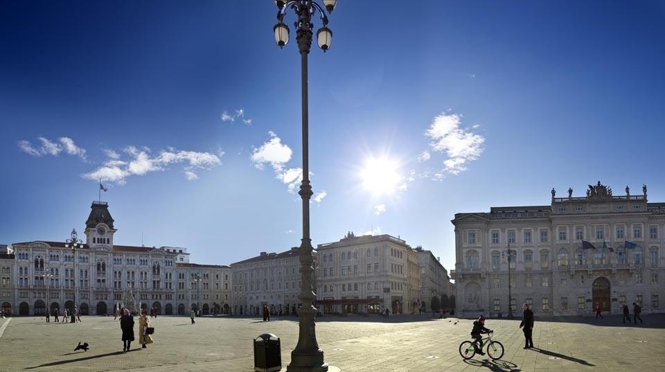 Piazza Unità. Photo Alessandro Paderni. Piazza Unità. Photo Alessandro Paderni.