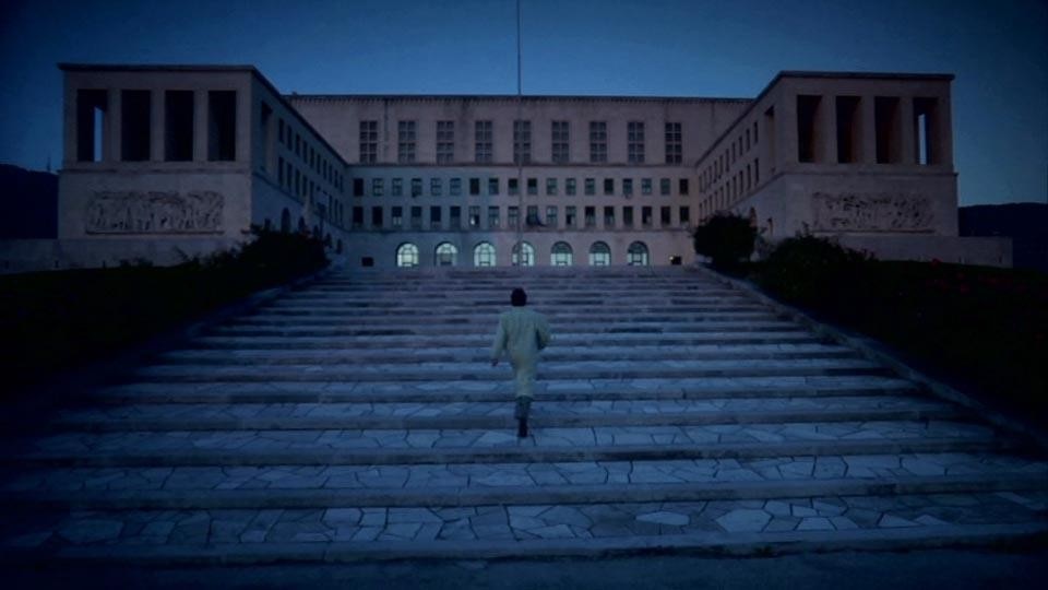 Fotogramma del film </i>Dietro il buio</i>, prodotto appositamente e tratto dal testo di Magris <i>Lei dunque capirà</i>. Fotogramma del film </i>Dietro il buio</i>, prodotto appositamente e tratto dal testo di Magris <i>Lei dunque capirà</i>.