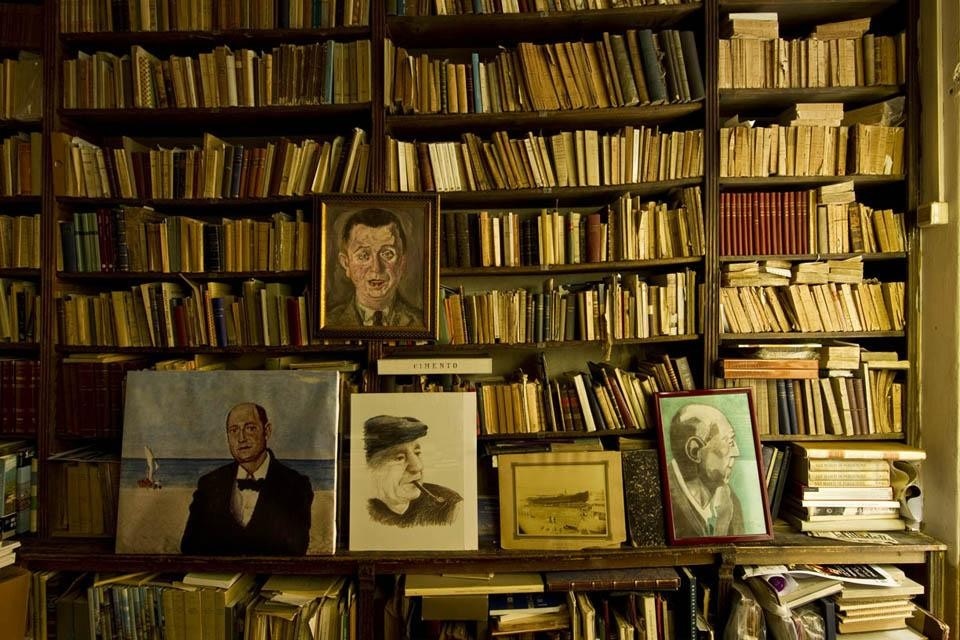 Libreria Antiquaria. Photo Alessandro Paderni. Libreria Antiquaria. Photo Alessandro Paderni.